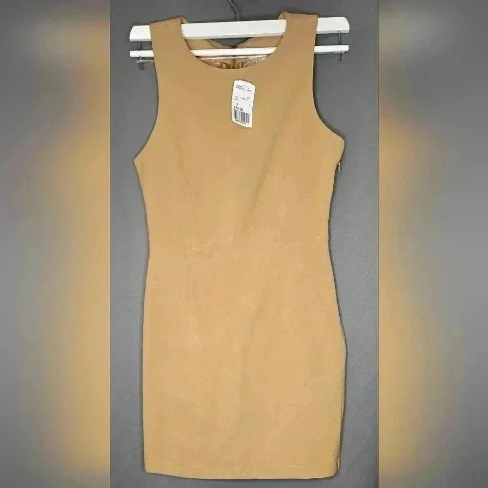 Women's Forever 21 short camel dress size small NWT.